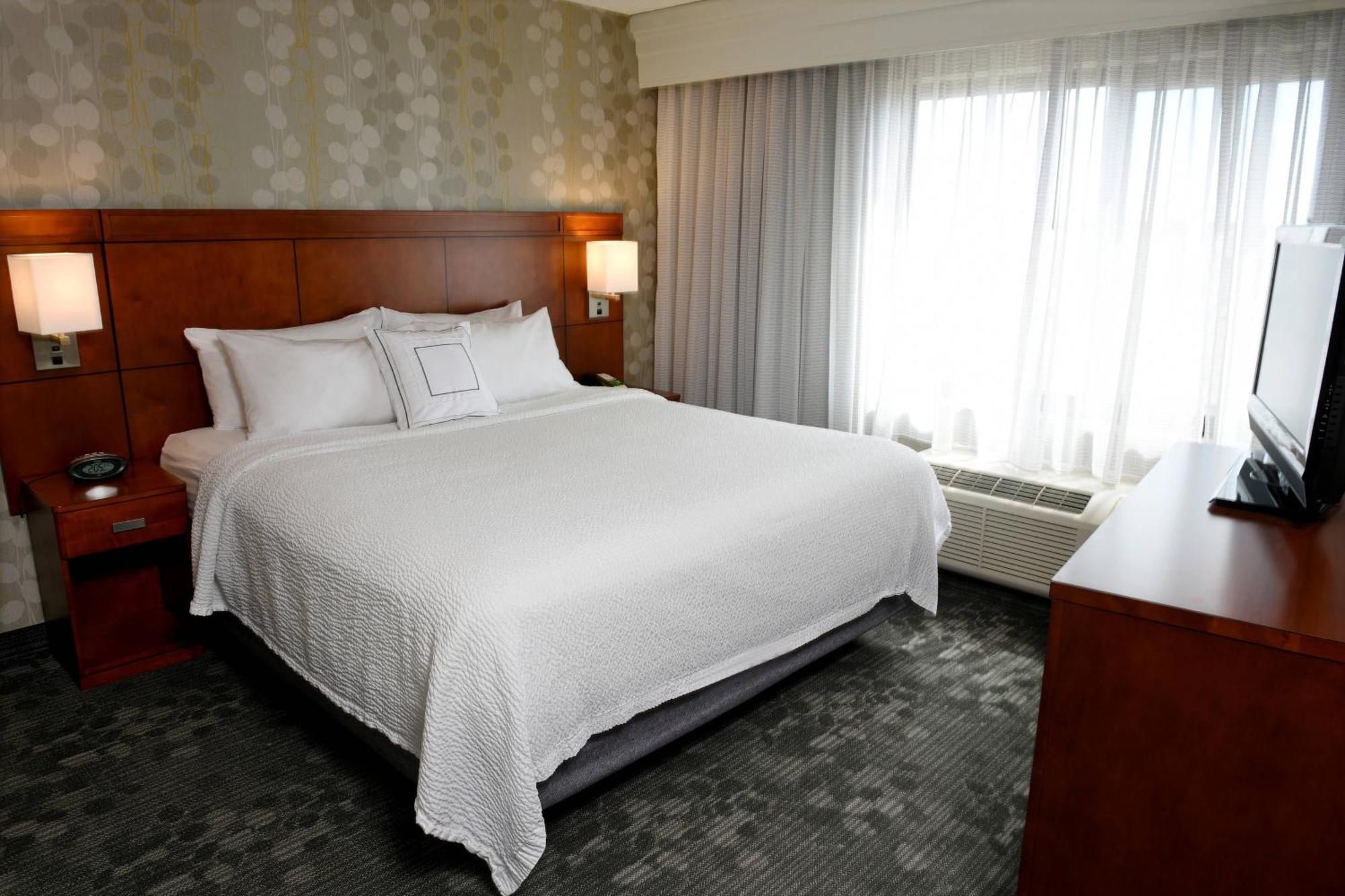 คอร์ตยาร์ด ซูส์ ฟอลส์ Hotel ซูฟอลส์ ภายนอก รูปภาพ