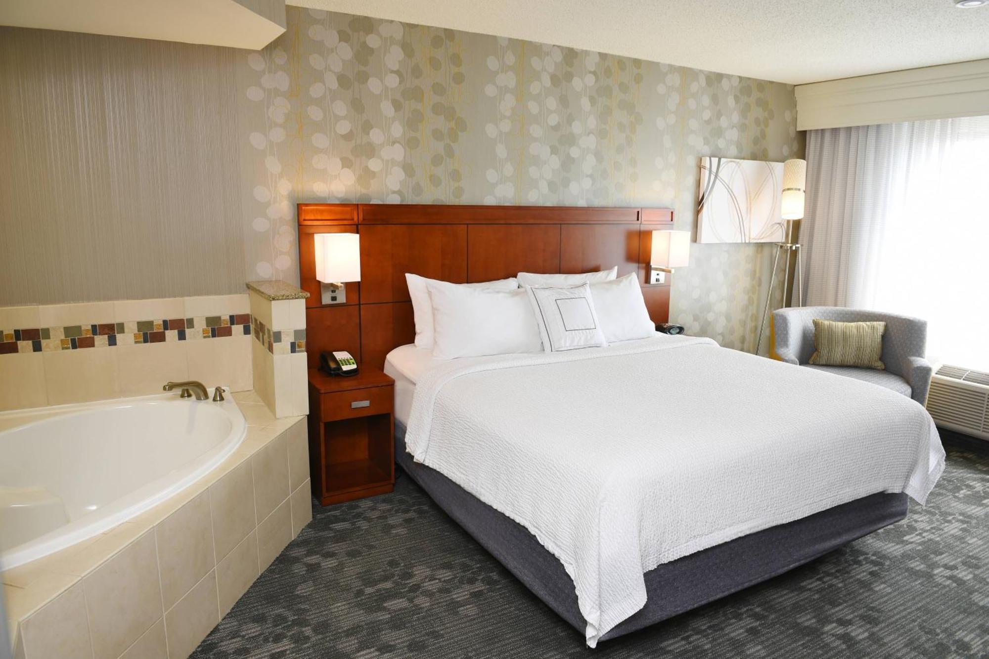 คอร์ตยาร์ด ซูส์ ฟอลส์ Hotel ซูฟอลส์ ภายนอก รูปภาพ